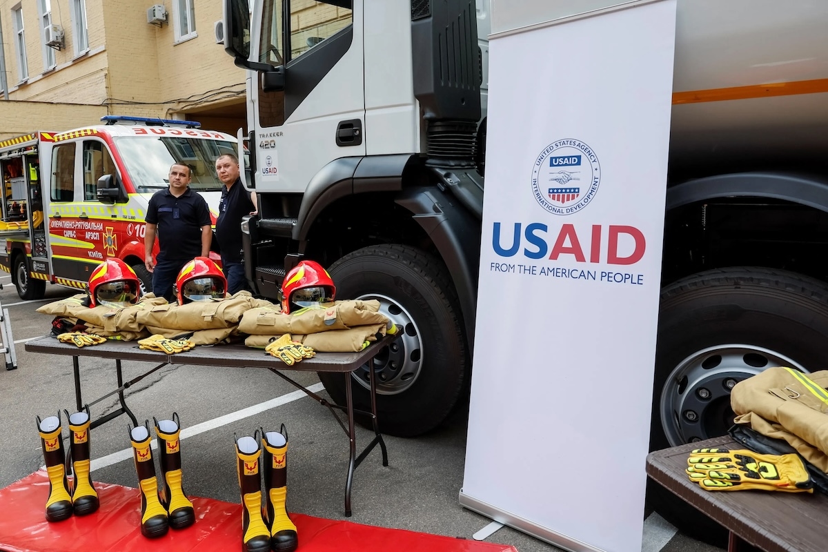 Экипировка, переданная USAID украинским пожарным