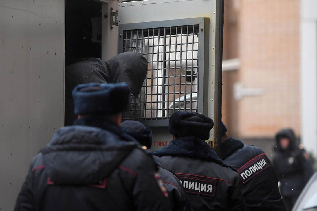Статья найдется. Зачем государство планомерно узаконивает похищения, пытки и другие репрессивные практики